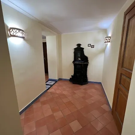 The Artist's Apartamento